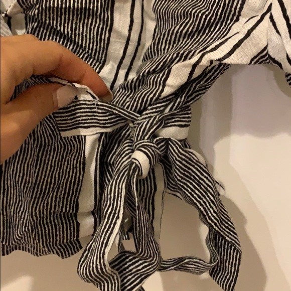 Black and White Striped Wrap Top UO NWT - Picture 4 of 6
